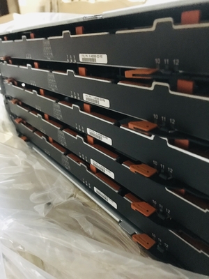 111-02108 Netapp Fas Sản phẩm NetApp DE5600 E-X4041B-R6 800GB 12GBPS 2,5 '' SSD
